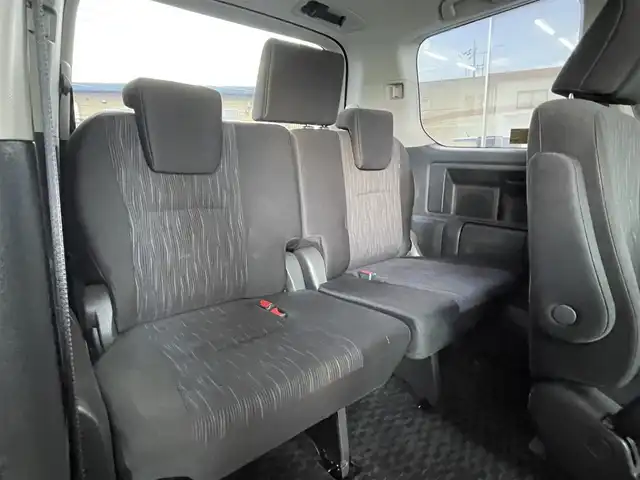 トヨタ ヴォクシー ZS 岐阜県 2011(平23)年 9.1万km ブラック (株)IDOMが運営する【じしゃロン多治見店】の自社ローン専用車両になります。こちらは現金またはオートローンご利用時の価格です。自社ローンご希望の方は別途その旨お申付け下さい。/ディーラーオプションナビ/　（Bluetooth/DVD/フルセグ）/左側パワースライドドア/バックカメラ/ETC/オートライト/フォグランプ/パドルシフト/ステアリングリモコン