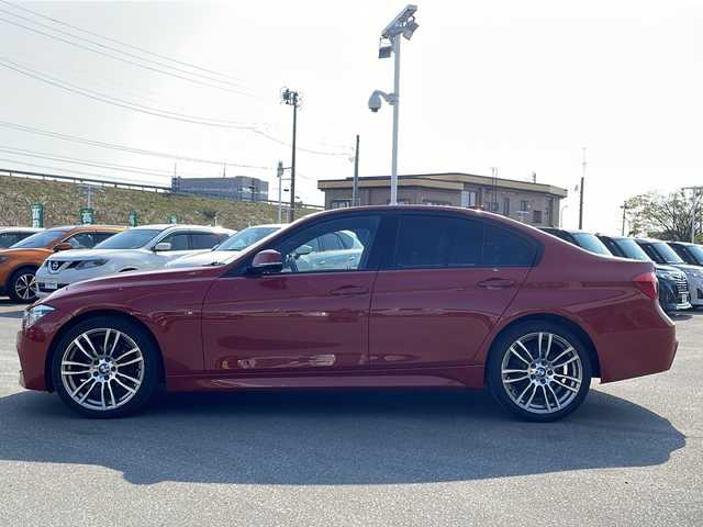 ＢＭＷ ３２０ｉ xDrive Mスポーツ 青森県 2018(平30)年 8.8万km 赤 ・４WD/・純正ナビ/・AM/FM Bluetooth / CD/DVD/・ステアリングリモコン/・クルーズコントロール/・衝突軽減装置/・コーナーセンサー前後/・横滑り抑制装置/・前席シートヒーター/・パワーシート/・パドルシフト/・オートライト/・プッシュスタート/・アイドリングストップ/・レーンキープアシスト/・ドライブレコーダー前方/・スタッドレスタイヤ積み込み/・保証書/・取扱説明書
