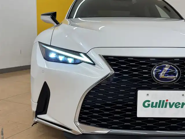 レクサス ＩＳ 300h 群馬県 2021(令3)年 4.1万km ソニッククォーツ Lexus Safety System +/三眼LEDオートライト/純正メーカーナビ/　　CD/DVD/BT/フルセグ/MSV/　　USB/AUX/Miracast/バックカメラ/レーダークルーズコントロール/オートハイビーム/レザーシート/前席シートヒーター/前席パワーシート/純正18インチAW/コーナーセンサー/ブラインドスポットモニター/レーンアシスト/オートブレーキホールド/パドルシフト/ステアリングスイッチ/オートリトラクタブルミラー/横滑り防止装置/サイド・カーテンエアバッグ/スマートキー/ビルトインETC2.0