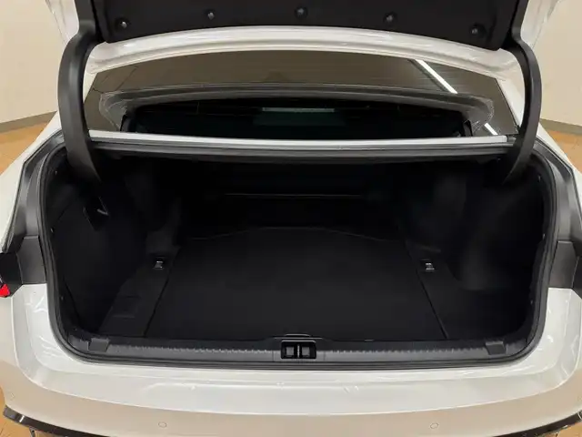 レクサス ＩＳ 300h 群馬県 2021(令3)年 4.1万km ソニッククォーツ Lexus Safety System +/三眼LEDオートライト/純正メーカーナビ/　　CD/DVD/BT/フルセグ/MSV/　　USB/AUX/Miracast/バックカメラ/レーダークルーズコントロール/オートハイビーム/レザーシート/前席シートヒーター/前席パワーシート/純正18インチAW/コーナーセンサー/ブラインドスポットモニター/レーンアシスト/オートブレーキホールド/パドルシフト/ステアリングスイッチ/オートリトラクタブルミラー/横滑り防止装置/サイド・カーテンエアバッグ/スマートキー/ビルトインETC2.0