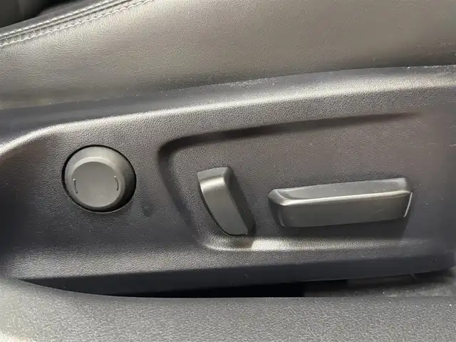 レクサス ＩＳ 300h 群馬県 2021(令3)年 4.1万km ソニッククォーツ Lexus Safety System +/三眼LEDオートライト/純正メーカーナビ/　　CD/DVD/BT/フルセグ/MSV/　　USB/AUX/Miracast/バックカメラ/レーダークルーズコントロール/オートハイビーム/レザーシート/前席シートヒーター/前席パワーシート/純正18インチAW/コーナーセンサー/ブラインドスポットモニター/レーンアシスト/オートブレーキホールド/パドルシフト/ステアリングスイッチ/オートリトラクタブルミラー/横滑り防止装置/サイド・カーテンエアバッグ/スマートキー/ビルトインETC2.0