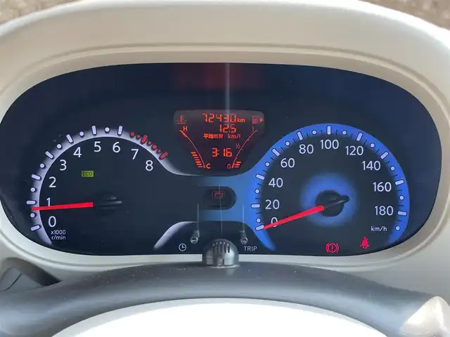 日産 キューブ 15X Vセレ マイキューブ 滋賀県 2017(平29)年 7.3万km ビターショコラ 2トーン 純正SDナビ/・フルセグTV/・CD DVD /・Bluetooth/バックカメラ/プッシュスタート/スマートキー×２/ドライブレコーダー/革巻きステアリング/ステアリングリモコン/電格ミラー/ドアバイザー/フォグライト/禁煙車