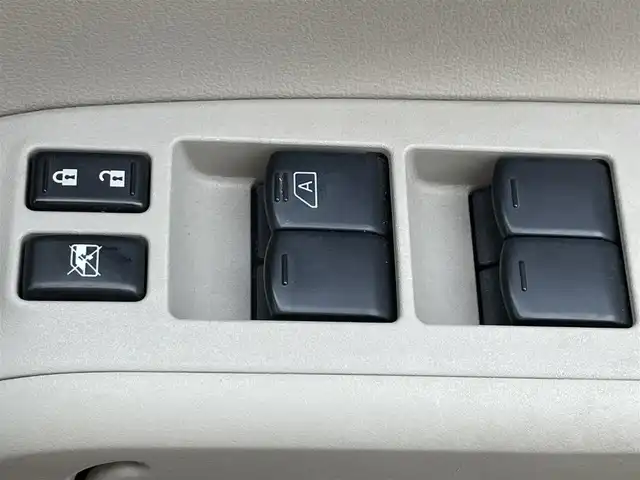 日産 キューブ 15X Vセレ マイキューブ 滋賀県 2017(平29)年 7.3万km ビターショコラ 2トーン 純正SDナビ/・フルセグTV/・CD DVD /・Bluetooth/バックカメラ/プッシュスタート/スマートキー×２/ドライブレコーダー/革巻きステアリング/ステアリングリモコン/電格ミラー/ドアバイザー/フォグライト/禁煙車