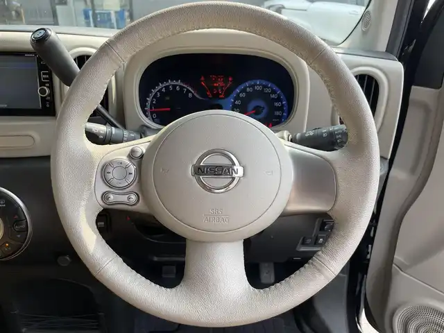 日産 キューブ 15X Vセレ マイキューブ 滋賀県 2017(平29)年 7.3万km ビターショコラ 2トーン 純正SDナビ/・フルセグTV/・CD DVD /・Bluetooth/バックカメラ/プッシュスタート/スマートキー×２/ドライブレコーダー/革巻きステアリング/ステアリングリモコン/電格ミラー/ドアバイザー/フォグライト/禁煙車