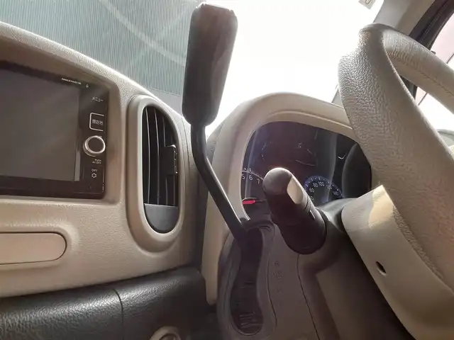 日産 キューブ 15X Vセレ マイキューブ 滋賀県 2017(平29)年 7.3万km ビターショコラ 2トーン 純正SDナビ/・フルセグTV/・CD DVD /・Bluetooth/バックカメラ/プッシュスタート/スマートキー×２/ドライブレコーダー/革巻きステアリング/ステアリングリモコン/電格ミラー/ドアバイザー/フォグライト/禁煙車