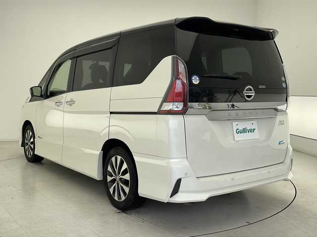 日産 セレナ ハイウェイスター Vセレクション 千葉県 2017(平29)年 3.8万km ブリリアントホワイトパール 2トーン ワンオーナー/メーカーオプションセーフティパックB/純正SDナビ/フルセグTV/Bluetooth/CD/DVD/USB/純正フリップダウンモニター/バックカメラ/全方位カメラ/前側ドライブレコーダー/ビルトインETC/デジタルインナーミラー/両側パワースライドドア/革調シートカバー/追従クルーズコントロール/LEDヘッドライト