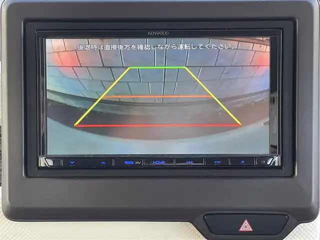 ホンダ Ｎ ＢＯＸ G L ホンダセンシング 福岡県 2018(平30)年 1.3万km プラチナホワイトパール 社外メモリナビKENWOOD【MDV-D306】/(AM/FM/CD/USB/ワンセグTV)/バックカメラ/ビルトインETC/社外前方ドライブレコーダーcarrozzeria/片側パワースライドドア/衝突軽減ブレーキ(CMBS)/車線逸脱警報/誤発進抑制機能/後方誤発進抑制機能/コーナーセンサー/路外逸脱抑制機能/ACC(アダプティブクルーズコントロール)/LKAS(車線維持支援システム)/オートライト/盗難防止装置/横滑り防止機能/電格ウィンカーミラー/プッシュスタート/純正フロアマット/ステアリングスイッチ/スペアキー×１/ＵＳＢ充電ソケット×２/ドアバイザー/取扱説明書/保証書