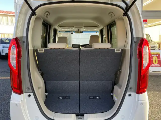 ホンダ Ｎ ＢＯＸ G L ホンダセンシング 福岡県 2018(平30)年 1.3万km プラチナホワイトパール 社外メモリナビKENWOOD【MDV-D306】/(AM/FM/CD/USB/ワンセグTV)/バックカメラ/ビルトインETC/社外前方ドライブレコーダーcarrozzeria/片側パワースライドドア/衝突軽減ブレーキ(CMBS)/車線逸脱警報/誤発進抑制機能/後方誤発進抑制機能/コーナーセンサー/路外逸脱抑制機能/ACC(アダプティブクルーズコントロール)/LKAS(車線維持支援システム)/オートライト/盗難防止装置/横滑り防止機能/電格ウィンカーミラー/プッシュスタート/純正フロアマット/ステアリングスイッチ/スペアキー×１/ＵＳＢ充電ソケット×２/ドアバイザー/取扱説明書/保証書