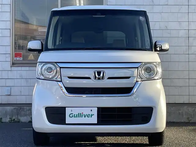 ホンダ Ｎ ＢＯＸ G L ホンダセンシング 福岡県 2018(平30)年 1.3万km プラチナホワイトパール 社外メモリナビKENWOOD【MDV-D306】/(AM/FM/CD/USB/ワンセグTV)/バックカメラ/ビルトインETC/社外前方ドライブレコーダーcarrozzeria/片側パワースライドドア/衝突軽減ブレーキ(CMBS)/車線逸脱警報/誤発進抑制機能/後方誤発進抑制機能/コーナーセンサー/路外逸脱抑制機能/ACC(アダプティブクルーズコントロール)/LKAS(車線維持支援システム)/オートライト/盗難防止装置/横滑り防止機能/電格ウィンカーミラー/プッシュスタート/純正フロアマット/ステアリングスイッチ/スペアキー×１/ＵＳＢ充電ソケット×２/ドアバイザー/取扱説明書/保証書
