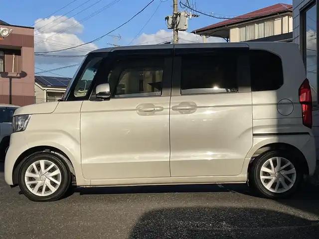 ホンダ Ｎ ＢＯＸ G L ホンダセンシング 福岡県 2018(平30)年 1.3万km プラチナホワイトパール 社外メモリナビKENWOOD【MDV-D306】/(AM/FM/CD/USB/ワンセグTV)/バックカメラ/ビルトインETC/社外前方ドライブレコーダーcarrozzeria/片側パワースライドドア/衝突軽減ブレーキ(CMBS)/車線逸脱警報/誤発進抑制機能/後方誤発進抑制機能/コーナーセンサー/路外逸脱抑制機能/ACC(アダプティブクルーズコントロール)/LKAS(車線維持支援システム)/オートライト/盗難防止装置/横滑り防止機能/電格ウィンカーミラー/プッシュスタート/純正フロアマット/ステアリングスイッチ/スペアキー×１/ＵＳＢ充電ソケット×２/ドアバイザー/取扱説明書/保証書