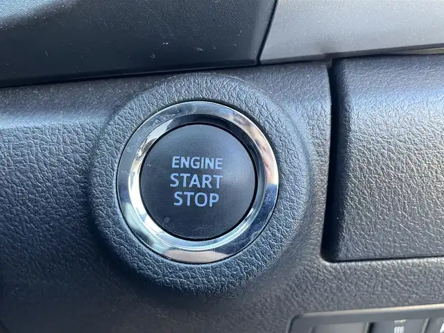 トヨタ ハイラックス Z 滋賀県 2022(令4)年 3.1万km アティチュードブラックマイカ 純正7インチナビ/【Bluetooth/CD/DVD/フルセグTV】/バックカメラ/レーダークルーズコントロール/クリアランスソナー/レーンディパーチャーアラート/LEDヘッドライト/オートライト/ダウンヒルアシストコントロール/センターデフロック/プリクラッシュセーフティ/前後ドライブレコーダー/ETC/MTモード付AT/純正フロアマット/プッシュスタート/スマートキー/ステアリングリモコン