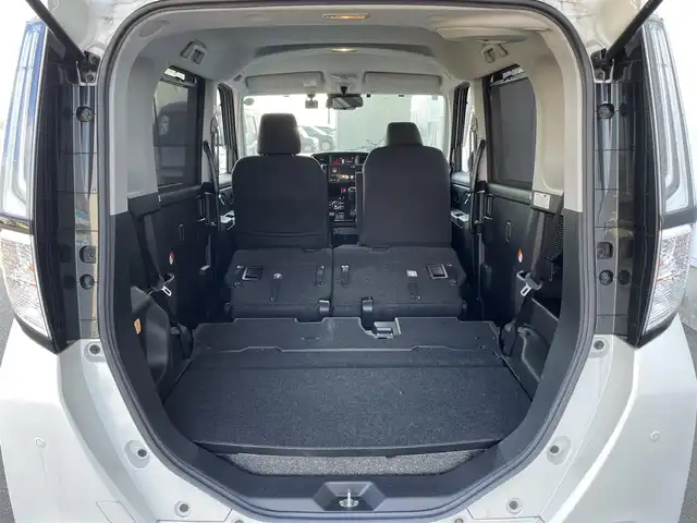 トヨタ ルーミー カスタムG 佐賀県 2021(令3)年 4万km パールホワイトⅢ 純正9インチディスプレイオーディオ/・フルセグTVAM/FM/Bluetooth/・Apple Car Play/Android Auto/パノラミックビューモニター/前後ドライブレコーダー/ビルトインETC/TVキャンセラー/両側パワースライドドア/電子パーキングブレーキ/・AUTO HOLD機能/後席サンシェード/ISOFIX対応/革巻きステアリング/ステアリングリモコン/純正14インチアルミホイール/純正LEDヘッドライト/・オートマチックハイビーム/純正LEDフォグランプ/純正フロアマット/純正ドアバイザ―/新車保証書/取扱説明書/スペアキー１本/スマートアシスト/・レーダークルーズコントロール/・先行車発進お知らせ機能/・衝突被害軽減ブレーキ/・車線逸脱警報機能/・標識認識機能/・ふらつき警報