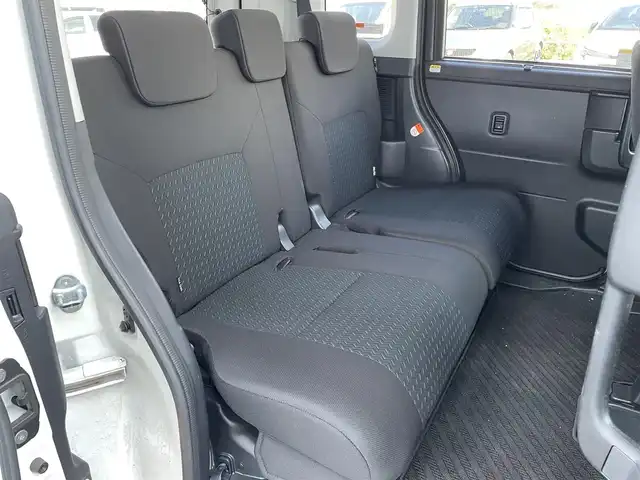 トヨタ ルーミー カスタムG 佐賀県 2021(令3)年 4万km パールホワイトⅢ 純正9インチディスプレイオーディオ/・フルセグTVAM/FM/Bluetooth/・Apple Car Play/Android Auto/パノラミックビューモニター/前後ドライブレコーダー/ビルトインETC/TVキャンセラー/両側パワースライドドア/電子パーキングブレーキ/・AUTO HOLD機能/後席サンシェード/ISOFIX対応/革巻きステアリング/ステアリングリモコン/純正14インチアルミホイール/純正LEDヘッドライト/・オートマチックハイビーム/純正LEDフォグランプ/純正フロアマット/純正ドアバイザ―/新車保証書/取扱説明書/スペアキー１本/スマートアシスト/・レーダークルーズコントロール/・先行車発進お知らせ機能/・衝突被害軽減ブレーキ/・車線逸脱警報機能/・標識認識機能/・ふらつき警報