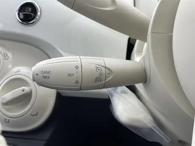 フィアット ５００ 1．2 カルト 群馬県 2022(令4)年 2万km ビアンコ・ガーラ 純正７インチナビ（ＦＭ，ＡＭ，ＵＳＢ，ＡｐｐｌｅｃａｒＰｌａｙ、ａｎｄｒｏｉｄａｕｔｏ、Ｂｌｕｅｔｏｏｔｈ）　クルーズコントロール　横滑り防止　　ドライブレコーダー　リモコンキー　禁煙車