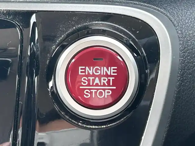 ホンダ Ｎ ＢＯＸ G 福岡県 2016(平28)年 7.9万km クリスタルブラックパール ・社外ナビ/（BLUETOOTH/DVD再生/・スペアキー/・ETC/・純正フロアマット/・プッシュスタート/・スマートキー/・CDチェンジャー/・電動格納ミラー/・アルミホイール/・ドアバイザー