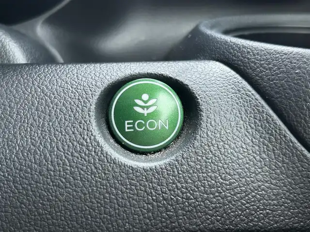 ホンダ Ｎ ＢＯＸ G 福岡県 2016(平28)年 7.9万km クリスタルブラックパール ・社外ナビ/（BLUETOOTH/DVD再生/・スペアキー/・ETC/・純正フロアマット/・プッシュスタート/・スマートキー/・CDチェンジャー/・電動格納ミラー/・アルミホイール/・ドアバイザー