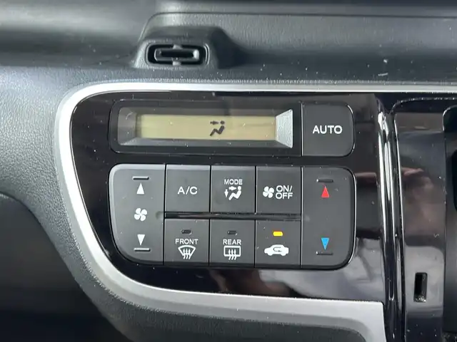 ホンダ Ｎ ＢＯＸ G 福岡県 2016(平28)年 7.9万km クリスタルブラックパール ・社外ナビ/（BLUETOOTH/DVD再生/・スペアキー/・ETC/・純正フロアマット/・プッシュスタート/・スマートキー/・CDチェンジャー/・電動格納ミラー/・アルミホイール/・ドアバイザー