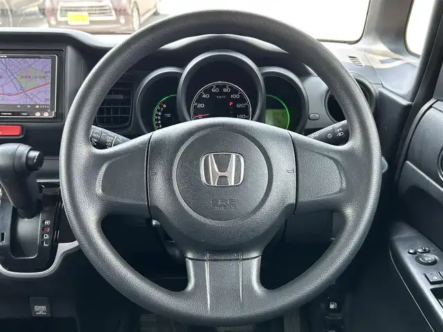 ホンダ Ｎ ＢＯＸ G 福岡県 2016(平28)年 7.9万km クリスタルブラックパール ・社外ナビ/（BLUETOOTH/DVD再生/・スペアキー/・ETC/・純正フロアマット/・プッシュスタート/・スマートキー/・CDチェンジャー/・電動格納ミラー/・アルミホイール/・ドアバイザー