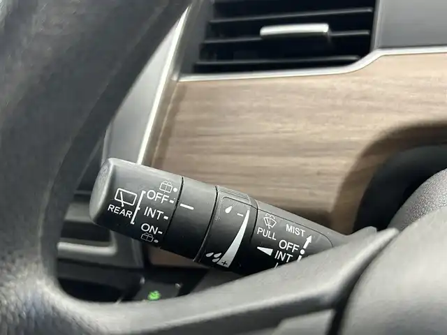 ホンダ フリード ハイブリット G ホンダセンシング 千葉県 2020(令2)年 6.2万km プラチナホワイトパール フリップダウンモニター/ホンダセンシング/・衝突軽減ブレーキ/・先行車発進お知らせ機能/・路外逸脱抑制機能/・レーンキープアシスト/社外9インチフローティングナビ/CD DVD BT フルセグ/バックカメラ/両側パワースライドドア/レーダークルーズコントロール/LEDオートライト/シートヒーター/純正15インチアルミホイール/ステアリングスイッチ/純正フロアマット/プッシュスタート/スマートキー/ETC