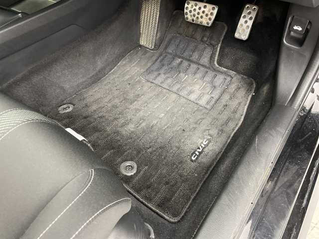 ホンダ シビック ハッチバック ホンダセンシング 群馬県 2019(令1)年 7.3万km クリスタルブラックパール 純正エアロ　純正ナビ　バックカメラ　ビルトインＥＴＣ　衝突被害軽減ブレーキ　レーンアシスト　アダプティブクルーズコントロール　ＬＥＤヘッドライト　オートマチックハイビーム　シートヒーター　禁煙車