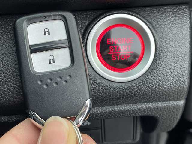 ホンダ シビック ハッチバック ホンダセンシング 群馬県 2019(令1)年 7.3万km クリスタルブラックパール 純正エアロ　純正ナビ　バックカメラ　ビルトインＥＴＣ　衝突被害軽減ブレーキ　レーンアシスト　アダプティブクルーズコントロール　ＬＥＤヘッドライト　オートマチックハイビーム　シートヒーター　禁煙車