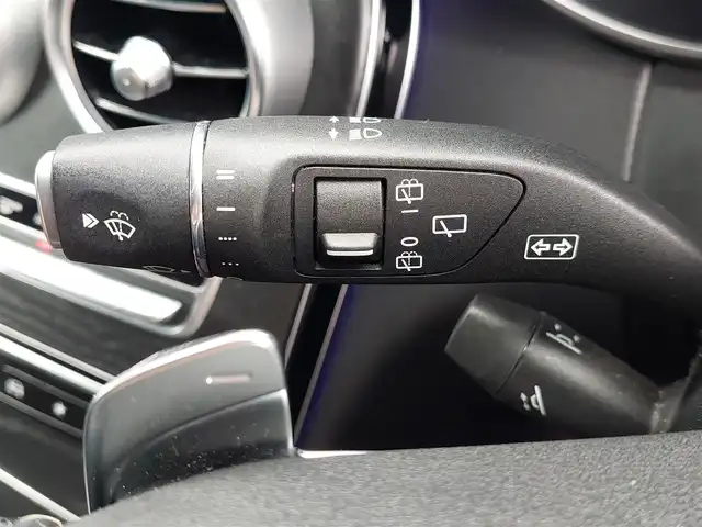 メルセデス・ベンツ ＧＬＣ３００ 4マチック 東京都 2021(令3)年 3.3万km ダイヤモンドホワイト 純正ナビＴＶ/・フルセグ・ＣＤ・ＤＶＤ・ＢＴ・ＵＳＢ・ＳＤ/全方位カメラ/アクティブブレーキアシスト/ブラインドスポットアシスト/アテンションアシスト/レーンキープアシスト/パワーバックドア/ヘッドアップディスプレイ/ハーフレザーシート/左右メモリー機能付きパワーシート/パドルシフト/オートブレーキホールド/ＬＥＤヘッドライト/ドライブモードセレクト/ビルトインＥＴＣ