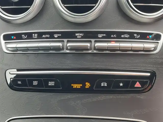 メルセデス・ベンツ ＧＬＣ３００ 4マチック 東京都 2021(令3)年 3.3万km ダイヤモンドホワイト 純正ナビＴＶ/・フルセグ・ＣＤ・ＤＶＤ・ＢＴ・ＵＳＢ・ＳＤ/全方位カメラ/アクティブブレーキアシスト/ブラインドスポットアシスト/アテンションアシスト/レーンキープアシスト/パワーバックドア/ヘッドアップディスプレイ/ハーフレザーシート/左右メモリー機能付きパワーシート/パドルシフト/オートブレーキホールド/ＬＥＤヘッドライト/ドライブモードセレクト/ビルトインＥＴＣ
