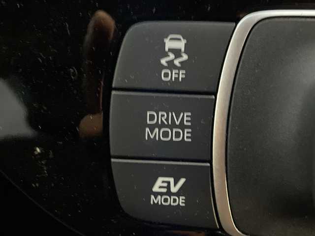 トヨタ アクア Z 千葉県 2021(令3)年 2.1万km プラチナホワイトパールマイカ 純正10.5インチナビ/(BT/FM/AM)/バックカメラ/前後ドライブレコーダー/衝突被害軽減システム/車線逸脱警報/クルーズコントロール/横滑り防止装置/ビルトインETC2.0/アイドリングストップ/LEDヘッドライト/フォグランプ/オートライト/ウィンカーミラー/電動格納ミラー/純正15インチAW/プッシュスタート/スマートキー/フロアマット/ドアバイザー/スペアキー/取扱説明書/保証書