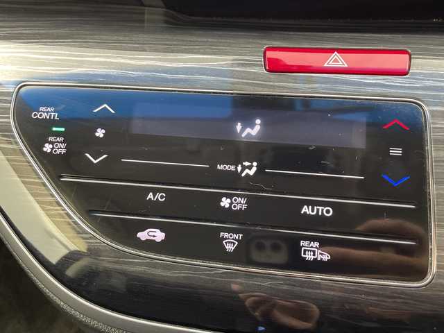 ホンダ オデッセイ アブソルート 20thアニバーサリー 富山県 2014(平26)年 9万km クリスタルブラックパール 純正ナビ【3HU5】/(AM/FM/CD/DVD/USB/BT/HDMI)/フルセグTV/バックカメラ/純正フリップダウンモニター/両側パワースライドドア/クルーズコントロール/衝突被害軽減ブレーキ/LEDヘッドライト/オートライト/ハーフレザーシート/運転席パワーシート/スマートキー×２/プッシュスタート/パドルシフト/ビルトインETC/純正18インチAW/純正フロアマット/取扱説明書