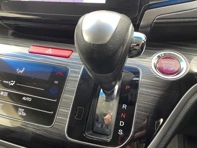 ホンダ オデッセイ アブソルート 20thアニバーサリー 富山県 2014(平26)年 9万km クリスタルブラックパール 純正ナビ【3HU5】/(AM/FM/CD/DVD/USB/BT/HDMI)/フルセグTV/バックカメラ/純正フリップダウンモニター/両側パワースライドドア/クルーズコントロール/衝突被害軽減ブレーキ/LEDヘッドライト/オートライト/ハーフレザーシート/運転席パワーシート/スマートキー×２/プッシュスタート/パドルシフト/ビルトインETC/純正18インチAW/純正フロアマット/取扱説明書