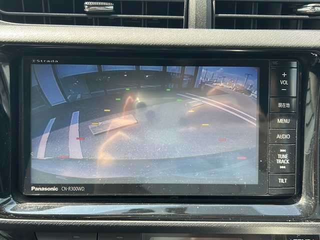 トヨタ アクア G ブラックソフトレザーセレ 岐阜県 2015(平27)年 6.9万km グレーメタリック 登録時走行距離68252km/社外７インチナビ　/フルセグＴＶ　/バックモニター　/純正フロアマット　/純正アルミホイール　/クルーズコントロール　/レザーシート　/シートヒーター　/スマートキー　/スペアキー　/プッシュスタート　/ＬＥＤヘッドライト/フォグランプ/アイドリングストップ/パワーウィンドウ/パワーステアリング/オートライト/盗難防止装置/横滑り防止装置