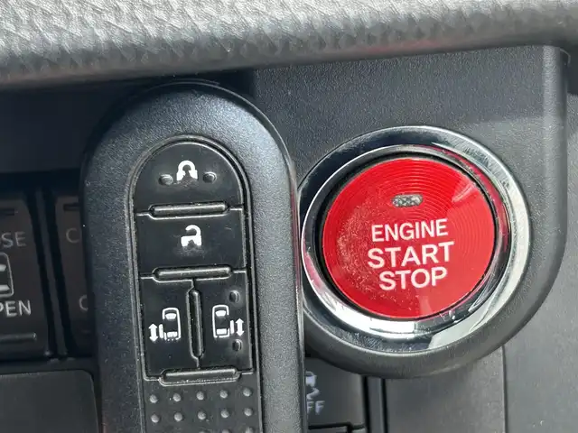 トヨタ ルーミー カスタムG－T 静岡県 2019(令1)年 0.8万km パールホワイトⅢ 純正SDナビ/（CD/DVD/AM/FM/フルセグTV/Bluetooth）/フルセグTV/プッシュスタート/クルコン/オートライト/オートマチックハイビーム/純正フロアマット/シートヒーターD＋N/両側パワースライドドア/パーキングアシスト/ETC車載器/バックカメラ/電格ミラー/社外14AW