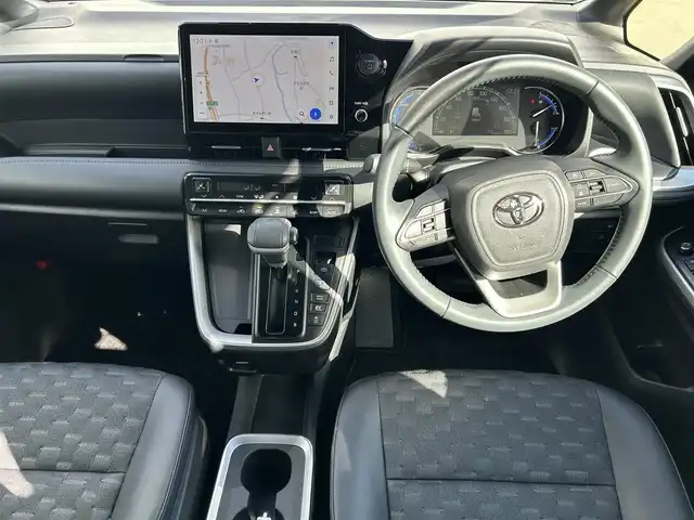 トヨタ ヴォクシー ハイブリッド S－Z 大阪府 2024(令6)年 0.9万km ホワイトパールクリスタルシャイン 純正10，5インチディスプレイオーディオナビ /・フルセグTV/USB/BT/HDMI/トヨタセーフティセンス /純正14インチフリップダウンモニター /バックカメラ /ETC /AC100V/両側パワースライドドア /前後ドライブレコーダー /ハーフレザーシート/前席シートヒーター/コーナーセンサー/レーダークルーズコントロール /純正17インチAW/LEDヘッド・フォグ