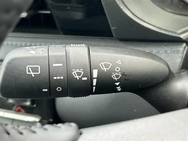 トヨタ ヴォクシー ハイブリッド S－Z 大阪府 2024(令6)年 0.9万km ホワイトパールクリスタルシャイン 純正10，5インチディスプレイオーディオナビ /・フルセグTV/USB/BT/HDMI/トヨタセーフティセンス /純正14インチフリップダウンモニター /バックカメラ /ETC /AC100V/両側パワースライドドア /前後ドライブレコーダー /ハーフレザーシート/前席シートヒーター/コーナーセンサー/レーダークルーズコントロール /純正17インチAW/LEDヘッド・フォグ