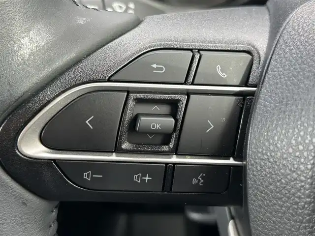 トヨタ ヴォクシー ハイブリッド S－Z 大阪府 2024(令6)年 0.9万km ホワイトパールクリスタルシャイン 純正10，5インチディスプレイオーディオナビ /・フルセグTV/USB/BT/HDMI/トヨタセーフティセンス /純正14インチフリップダウンモニター /バックカメラ /ETC /AC100V/両側パワースライドドア /前後ドライブレコーダー /ハーフレザーシート/前席シートヒーター/コーナーセンサー/レーダークルーズコントロール /純正17インチAW/LEDヘッド・フォグ