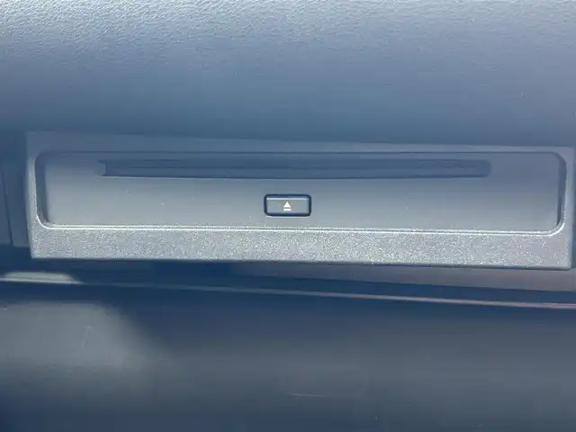 トヨタ ヴォクシー ハイブリッド S－Z 大阪府 2024(令6)年 0.9万km ホワイトパールクリスタルシャイン 純正10，5インチディスプレイオーディオナビ /・フルセグTV/USB/BT/HDMI/トヨタセーフティセンス /純正14インチフリップダウンモニター /バックカメラ /ETC /AC100V/両側パワースライドドア /前後ドライブレコーダー /ハーフレザーシート/前席シートヒーター/コーナーセンサー/レーダークルーズコントロール /純正17インチAW/LEDヘッド・フォグ