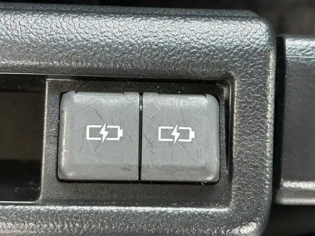 トヨタ ヴォクシー ハイブリッド S－Z 大阪府 2024(令6)年 0.9万km ホワイトパールクリスタルシャイン 純正10，5インチディスプレイオーディオナビ /・フルセグTV/USB/BT/HDMI/トヨタセーフティセンス /純正14インチフリップダウンモニター /バックカメラ /ETC /AC100V/両側パワースライドドア /前後ドライブレコーダー /ハーフレザーシート/前席シートヒーター/コーナーセンサー/レーダークルーズコントロール /純正17インチAW/LEDヘッド・フォグ