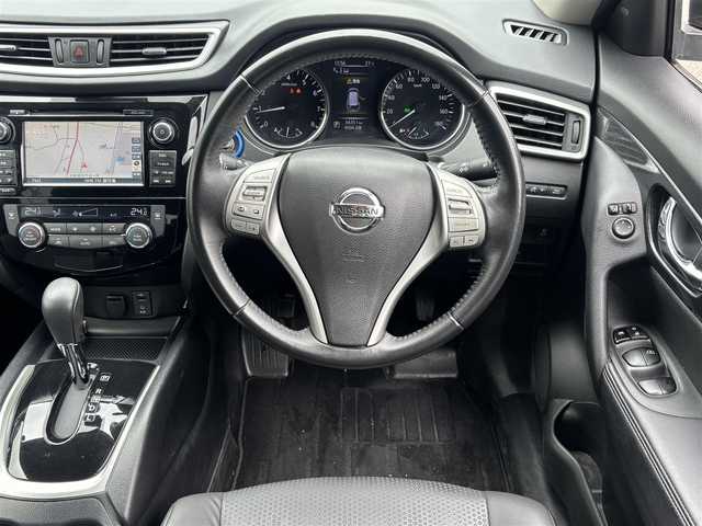 日産 エクストレイル 20X エマージェンシーブレーキ 福岡県 2016(平28)年 5.7万km ブリリアントホワイトパール エマージェンシーブレーキ/横滑り防止機能/レーンキープアシスト/ダウンヒルアシストコントロール/センターデフロック/4WD/レザーシート/シートヒーター/純正フロアマット/純正ナビ(BT、フルセグ、AUX、全方位車外カメラ)/純正AW/ビルトインETC/クルーズコントロール/パーキングアシスト/Dualエアコン/ドライブモード切替/デフロスター