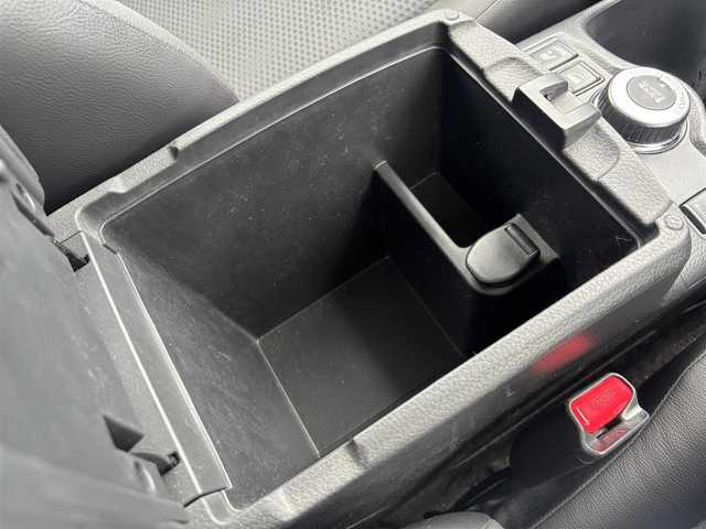 日産 エクストレイル 20X エマージェンシーブレーキ 福岡県 2016(平28)年 5.7万km ブリリアントホワイトパール エマージェンシーブレーキ/横滑り防止機能/レーンキープアシスト/ダウンヒルアシストコントロール/センターデフロック/4WD/レザーシート/シートヒーター/純正フロアマット/純正ナビ(BT、フルセグ、AUX、全方位車外カメラ)/純正AW/ビルトインETC/クルーズコントロール/パーキングアシスト/Dualエアコン/ドライブモード切替/デフロスター
