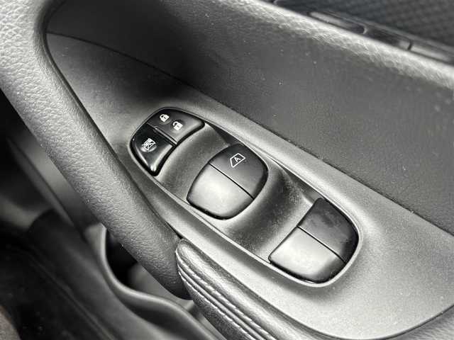 日産 エクストレイル 20X エマージェンシーブレーキ 福岡県 2016(平28)年 5.7万km ブリリアントホワイトパール エマージェンシーブレーキ/横滑り防止機能/レーンキープアシスト/ダウンヒルアシストコントロール/センターデフロック/4WD/レザーシート/シートヒーター/純正フロアマット/純正ナビ(BT、フルセグ、AUX、全方位車外カメラ)/純正AW/ビルトインETC/クルーズコントロール/パーキングアシスト/Dualエアコン/ドライブモード切替/デフロスター