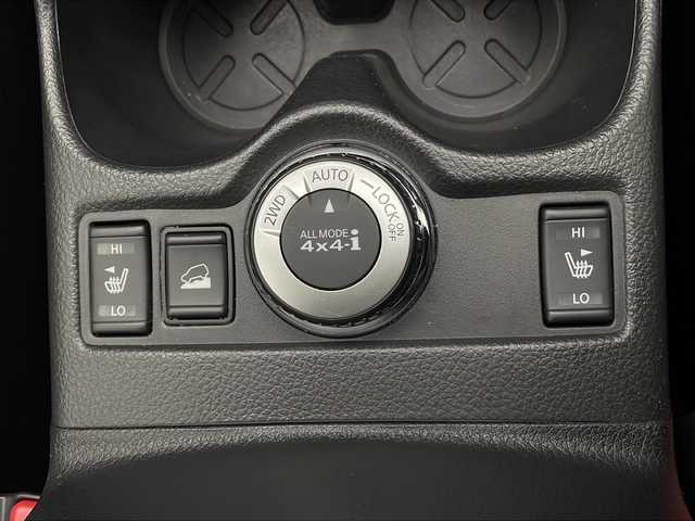 日産 エクストレイル 20X エマージェンシーブレーキ 長野県 2016(平28)年 5.7万km ブリリアントホワイトパール 純正ナビ/Bluetooth/フルセグテレビ/AUX/アラウンドビューカメラ/エマージェンシーブレーキ/横滑り防止機能/レーンキープアシスト/ダウンヒルアシストコントロール/センターデフロック/4WD/レザーシート/シートヒーター/純正フロアマット/純正17インチAW/ビルトインETC/クルーズコントロール/パーキングアシスト/Dualエアコン/ドライブモード切替/革巻きステアリング