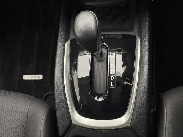 日産 エクストレイル 20X エマージェンシーブレーキ 長野県 2016(平28)年 5.7万km ブリリアントホワイトパール 純正ナビ/Bluetooth/フルセグテレビ/AUX/アラウンドビューカメラ/エマージェンシーブレーキ/横滑り防止機能/レーンキープアシスト/ダウンヒルアシストコントロール/センターデフロック/4WD/レザーシート/シートヒーター/純正フロアマット/純正17インチAW/ビルトインETC/クルーズコントロール/パーキングアシスト/Dualエアコン/ドライブモード切替/革巻きステアリング