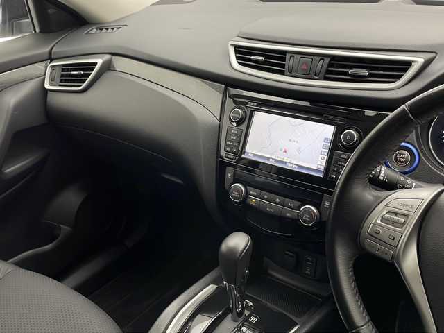 日産 エクストレイル 20X エマージェンシーブレーキ 長野県 2016(平28)年 5.7万km ブリリアントホワイトパール 純正ナビ/Bluetooth/フルセグテレビ/AUX/アラウンドビューカメラ/エマージェンシーブレーキ/横滑り防止機能/レーンキープアシスト/ダウンヒルアシストコントロール/センターデフロック/4WD/レザーシート/シートヒーター/純正フロアマット/純正17インチAW/ビルトインETC/クルーズコントロール/パーキングアシスト/Dualエアコン/ドライブモード切替/革巻きステアリング