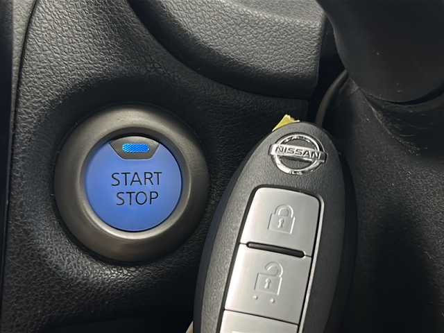 日産 ノート e－パワー X 岐阜県 2018(平30)年 3.6万km プレミアムコロナオレンジ 純正7インチSDナビゲーション(MM316D-W)/AM/FM/iPod/SD/Bluetooth /USB/CD/DVD/フルセグテレビ/アラウンドビューモニター/LEDヘッドライト/オートライト/革巻きステアリング/ステアリングリモコン/横滑り防止装置(VDC)/衝突軽減ブレーキ/車線逸脱防止支援システム(LDP)/スマートルームミラー
