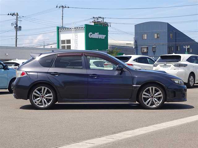 スバル インプレッサ ＷＲＸ STi 山形県 2014(平26)年 13.8万km ダークグレーメタリック ４WD/純正カーオーディオ/　　【CD AUX RADIO】/HIDヘッドライト/ハーフレザーシート/パワーシート/STI18インチアルミホイール/ターボ/電動格納ウィンカーミラー/フォグランプ/AAC/純正フロアマット/ドアバイザー/スマートキー/ETC