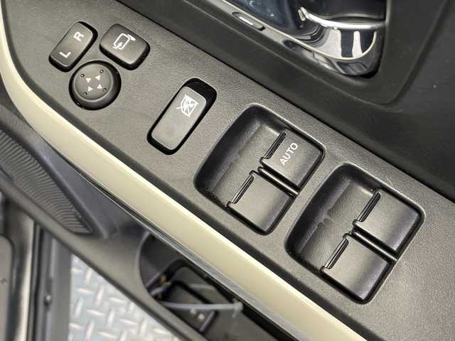 スズキ クロスビー HYBRID MV 栃木県 2023(令5)年 1.8万km 黒 メモリーナビ/（ＣＤ/ＤＶＤ/Bluetooth/USB/TV）/全方位カメラ/リアコーナーセンサー/ETC/前後ドライブレコーダー/オートライト/LEDヘッドライト/横滑り防止装置/フォグランプ/スマートキー/プッシュスタート/アイドリングストップ/革巻きステアリング/電動格納ミラー/純正アルミホイール/純正フロアマット/ドアバイザー