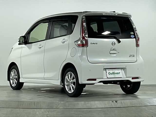 日産 デイズ ハイウェイスターX 広島県 2018(平30)年 2.6万km ホワイトパール 衝突軽減ブレーキ/レーンキープアシスト/純正ナビ/CD/DVD/フルセグTV/Bluetooth/アラウンドビューモニター/ETC/前後コーナーセンサー /LEDライト/オートライト/オートハイビーム /純正１４インチアルミホイール/純正フロアマット/アイドリングストップ/横滑り防止装置/スマートキー/スペアキー
