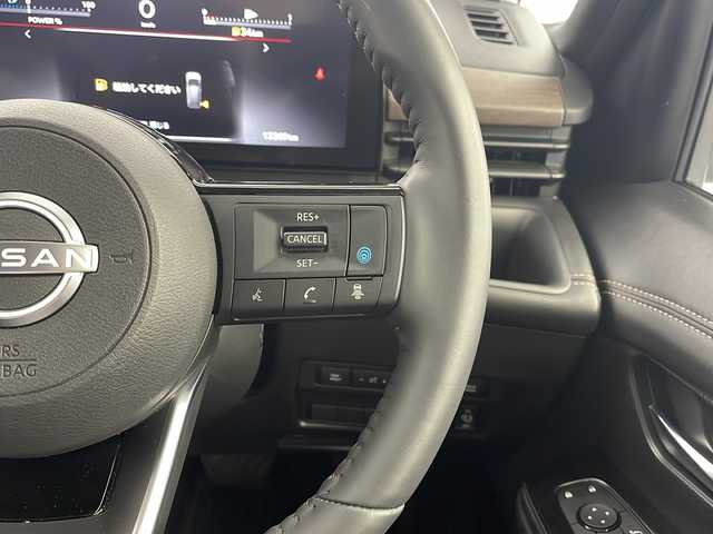 日産 セレナ e－パワー ハイウェイスター V 栃木県 2024(令6)年 1.4万km プリズムホワイト 純正メーカ12.3インチディスプレイナビ/(BT/AM/FM/CD/DVD/フルセグ/Apple Car Play／Android Aut）/ETC2.0/前後ドライブレコーダー/プロパイロット/プリクラッシュブレーキ/ブラインドスポットモニター/インテリジェントアラウンドビューカメラ/インテリジェントルームミラー/純正フリップダウンモニター/両側パワースライドドア/前席2列目シートヒーター/ステアリングヒーター/360°セーフティアシスト/衝突回避ステアリングアシスト/車線逸脱防止支援システム/後側方衝突防止支援システム/後側方車両検知警報/踏み間違い衝突防止アシスト/標識認識機能/スマートキー/プッシュスタート