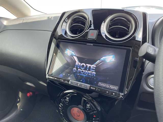 日産 ノート e－パワー X 福岡県 2019(平31)年 5.8万km スーパーブラック アルパイン９インチナビ（X9Z）/アラウンドビューモニター /インテリジェントルームミラー /CD/DVD /フルセグTV  /Bluetooth /エマージェンシーブレーキ /ETC /純アルミ15インチ