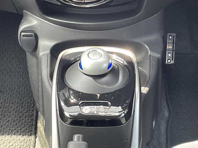 日産 ノート e－パワー X 福岡県 2019(平31)年 5.8万km スーパーブラック アルパイン９インチナビ（X9Z）/アラウンドビューモニター /インテリジェントルームミラー /CD/DVD /フルセグTV  /Bluetooth /エマージェンシーブレーキ /ETC /純アルミ15インチ